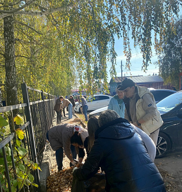 Октябрь - традиционное время наведения чистоты и порядка на территории, а субботники - добрая традиция.